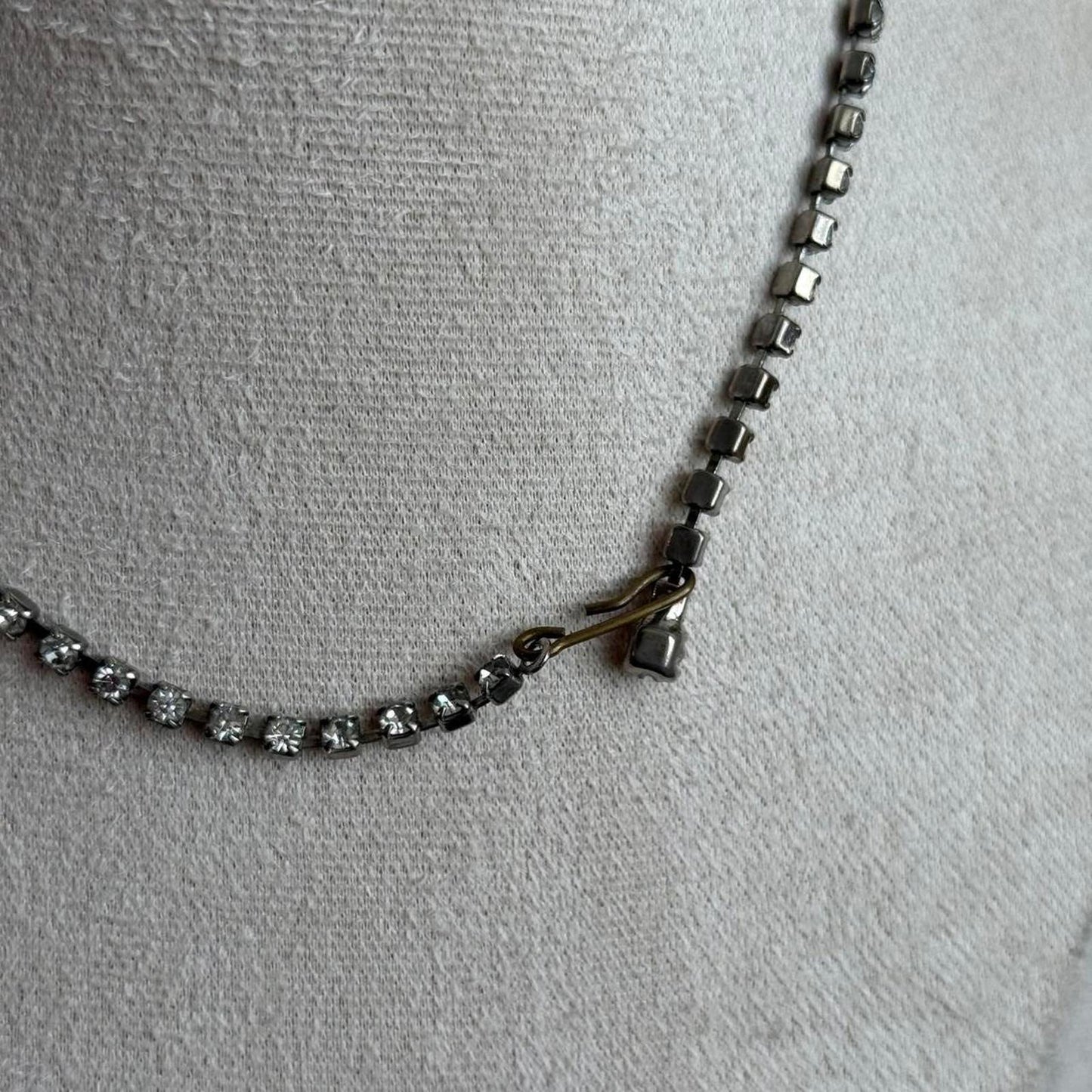 Vintage 1950s Silver rhinestone crystal necklace