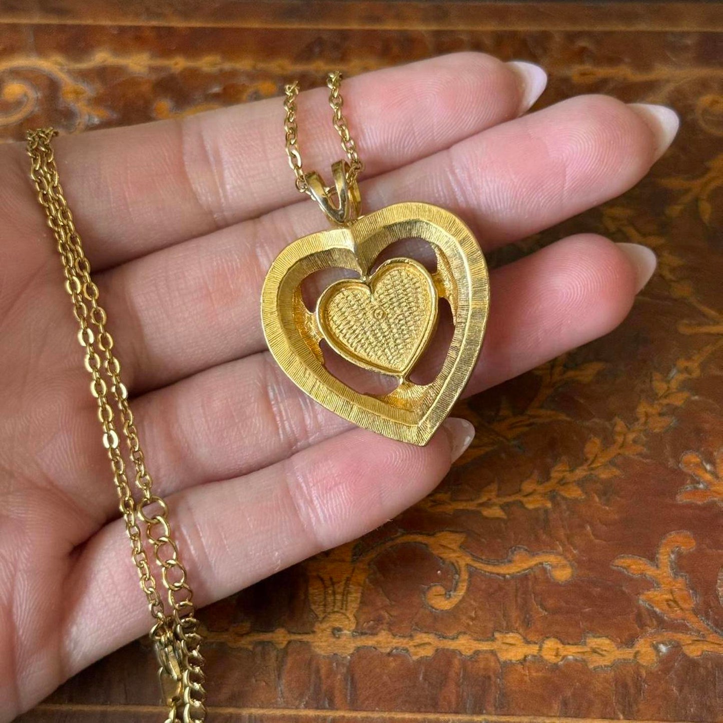 Vintage Avon Pink heart with faux pearl necklace