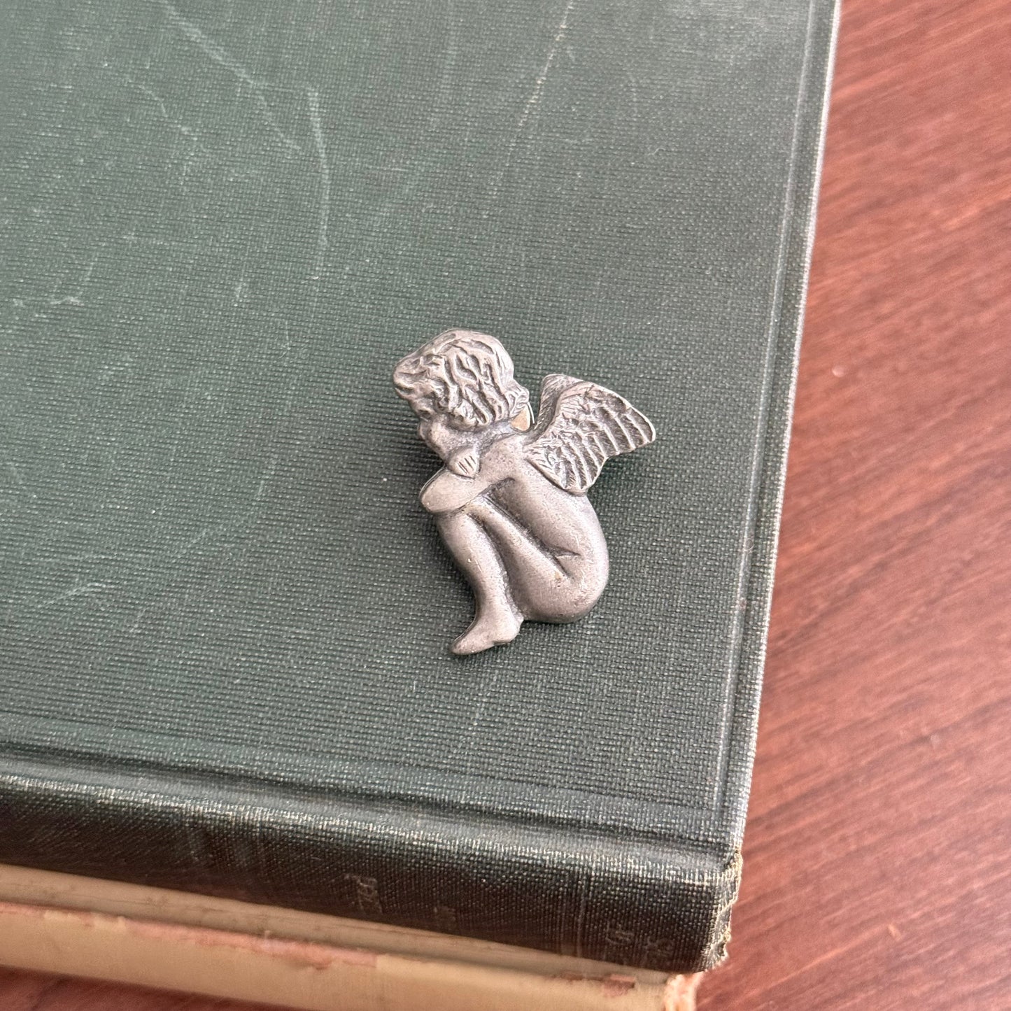 Vintage Sitting Cherub Pewter Pin