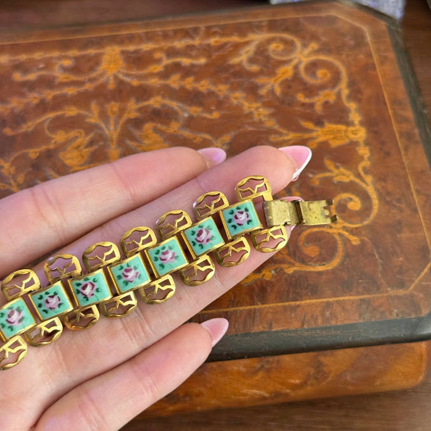 Vintage Gold Tone & Enamel Hand Painted Rose Panel Bookchain Bracelet