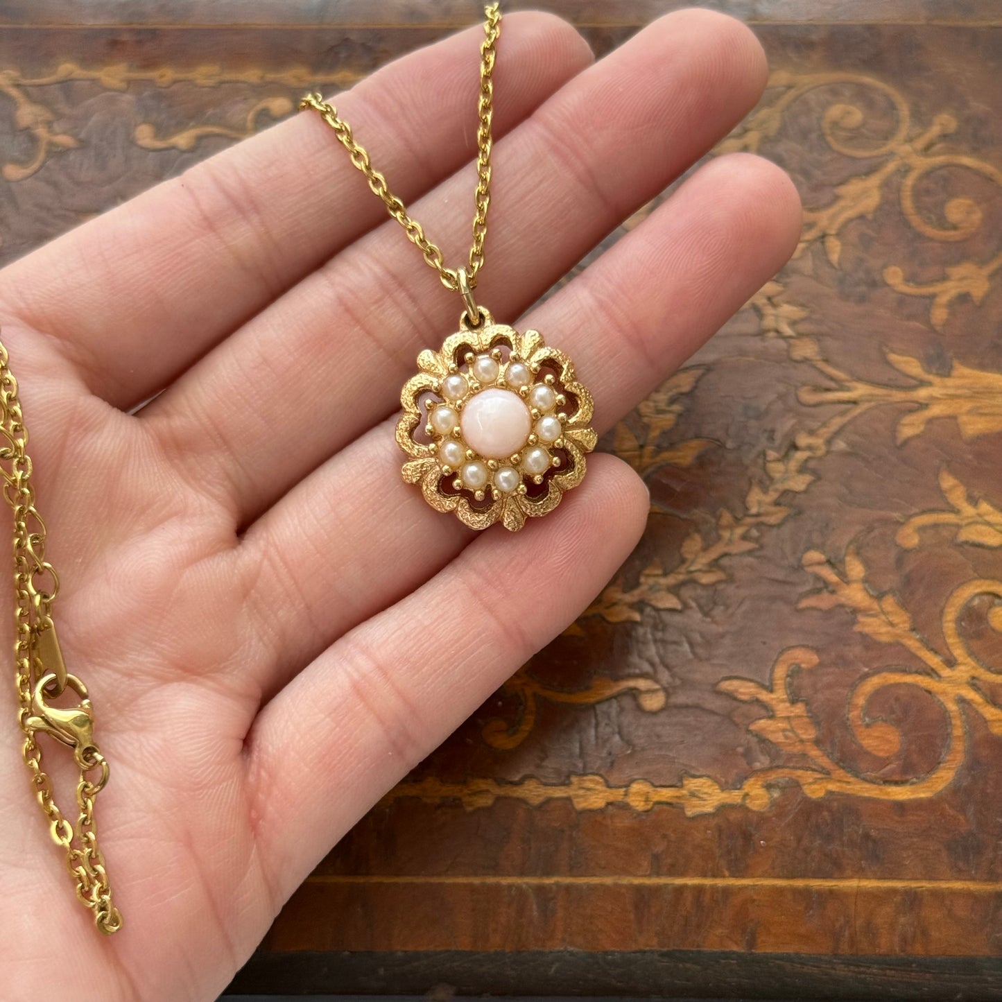 Vintage Sarah Cov Pink & Gold Faux Pearl Necklace