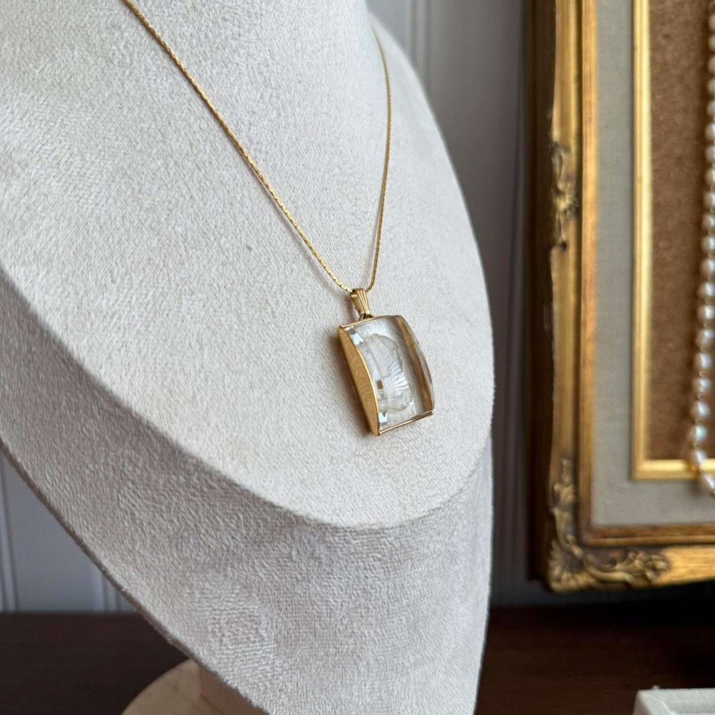 vintage Glass Cameo Pendant Gold tone necklace