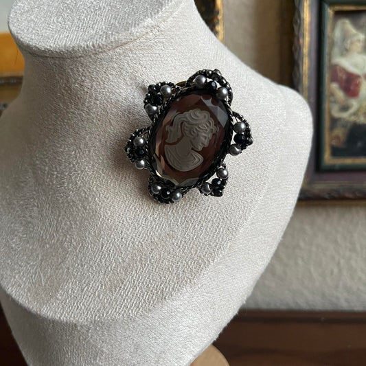 Vintage Style clear Black Intaglio Cameo Brooch Pin with Pendant Hardware Scalloped Setting