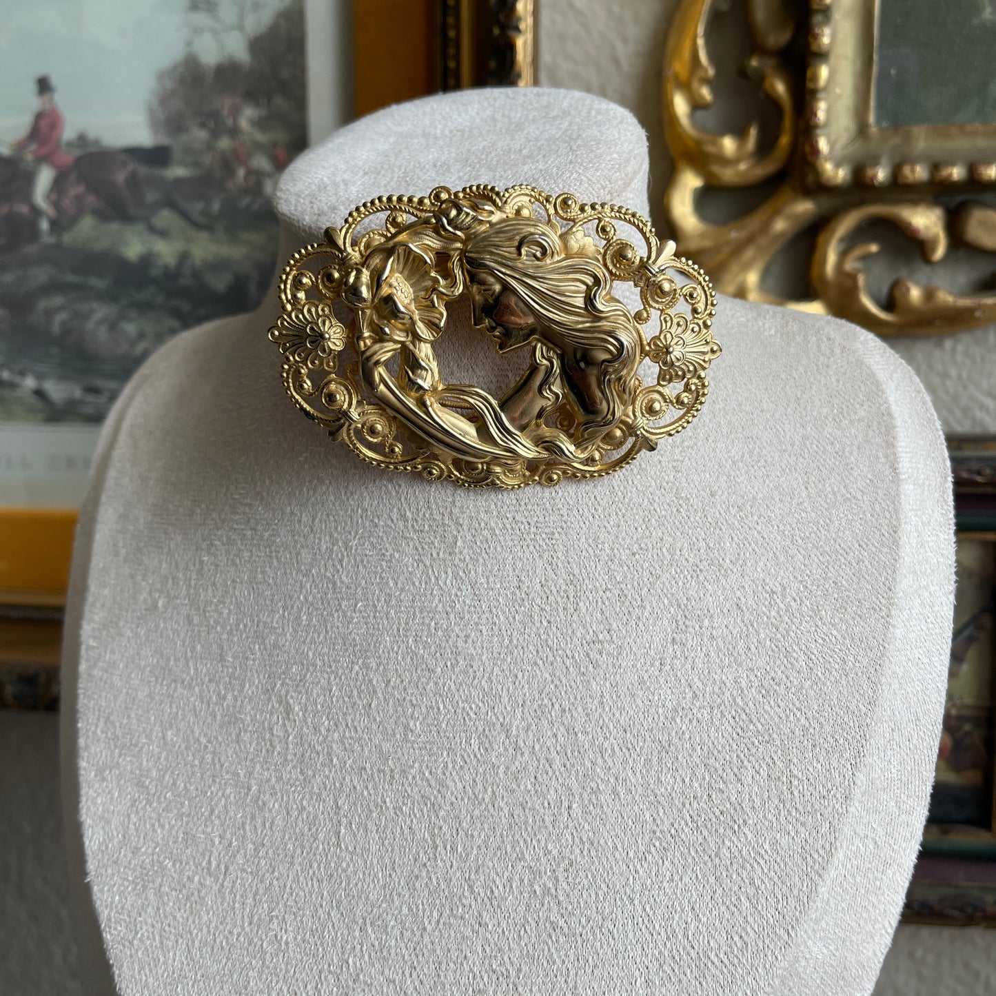 Vintage Art Nouveau gold tone Woman brooch
