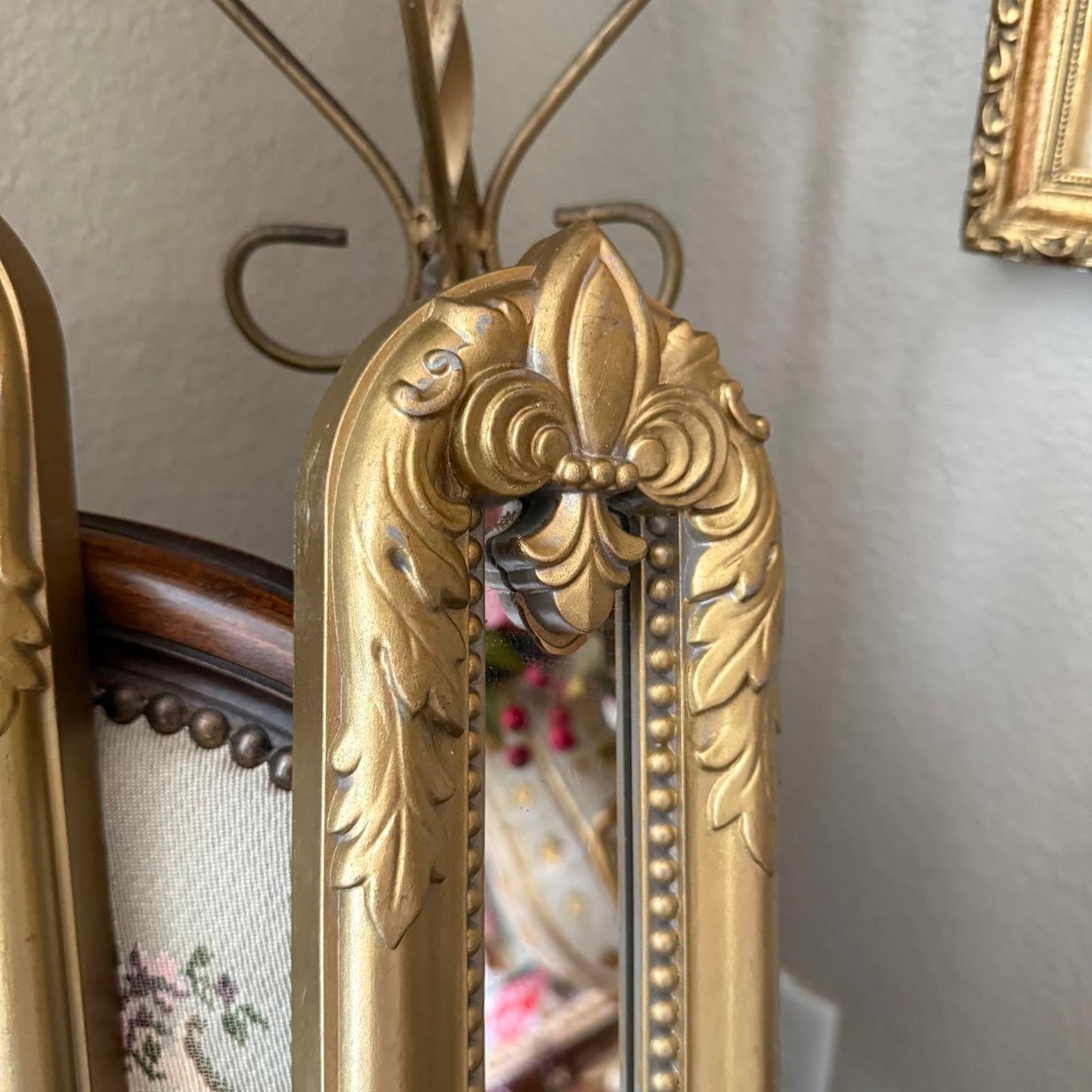 Vintage Gold Mirrored Wall Pillar Candleholders