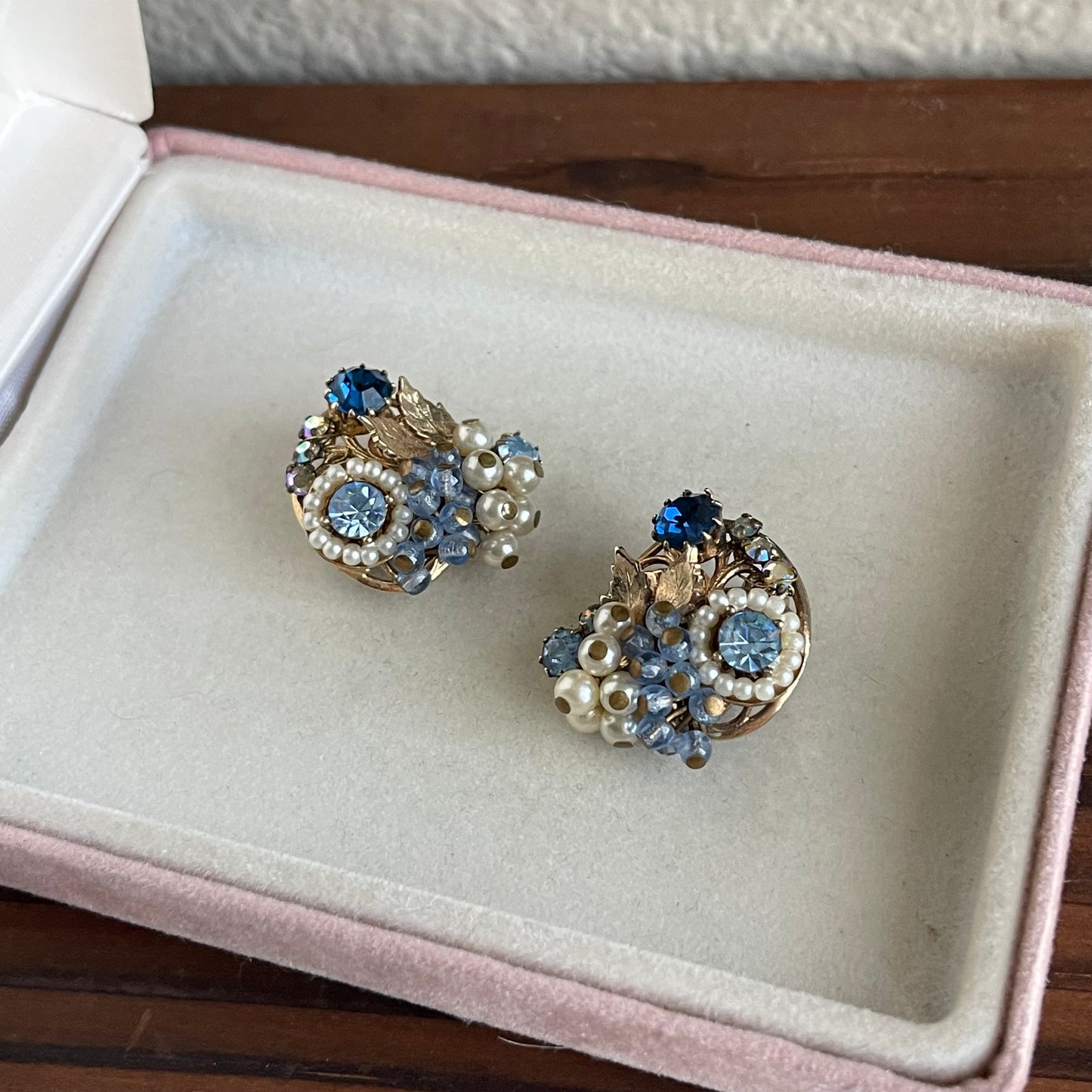 Vintage Pearl and blue rhinestone clip on earrings