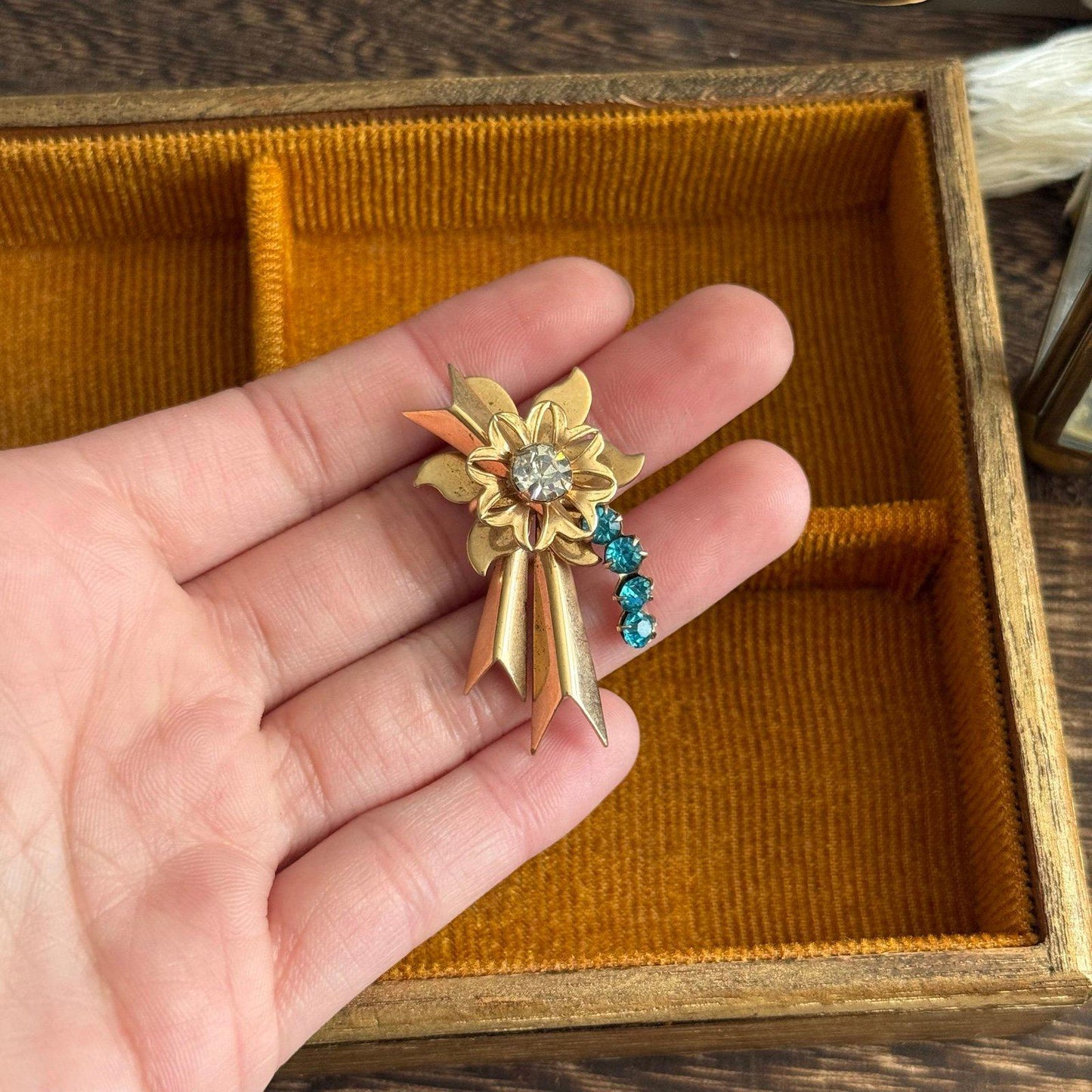 Vintage Gold tone with blue & clear stonesFlower Pendant