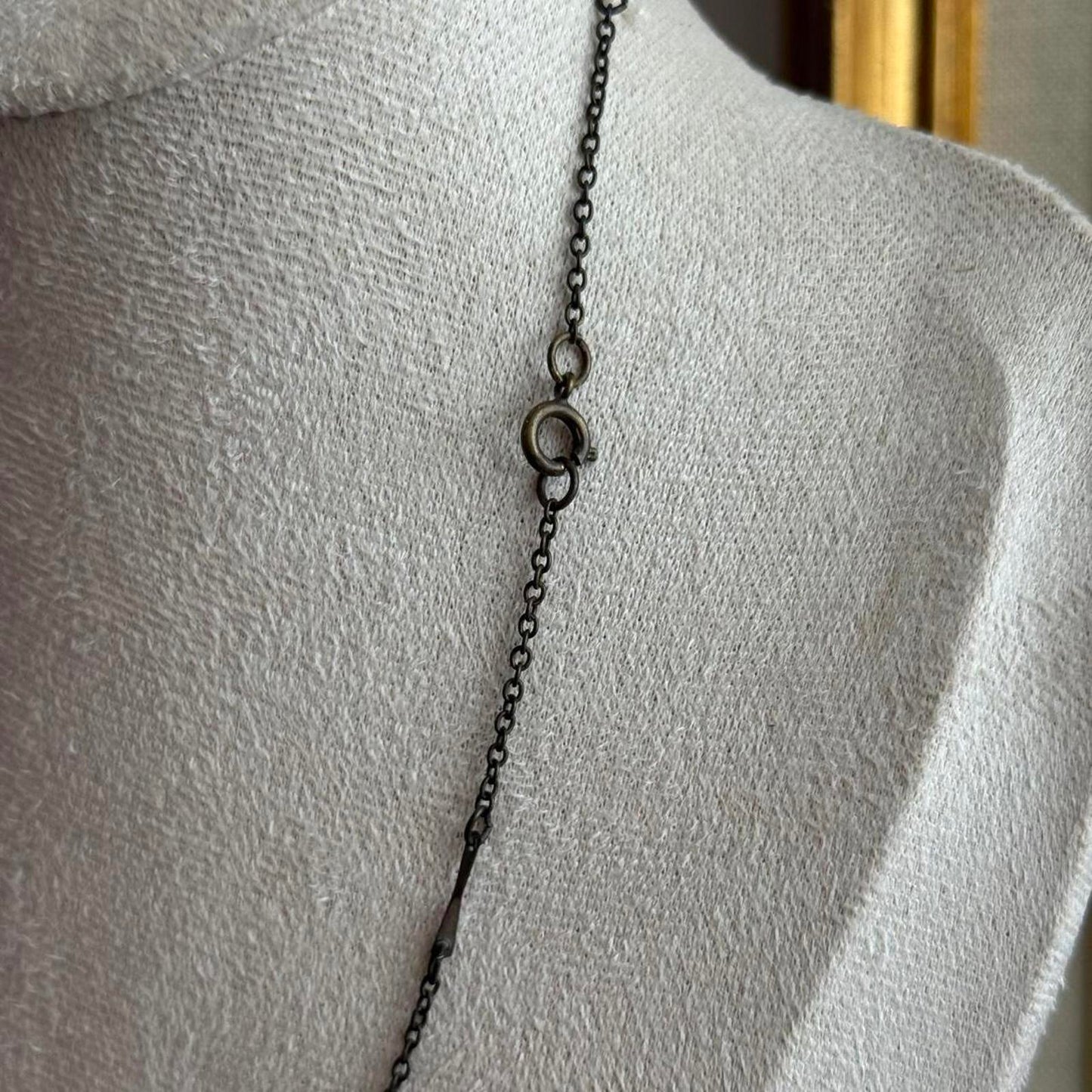 Vintage Art Deco copper tone Shell pendant necklace