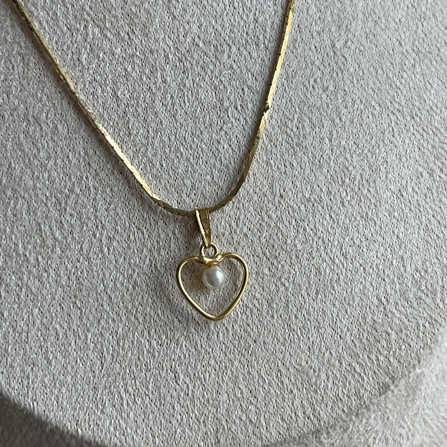 Dainty Gold tone Heart & faux pearl necklace