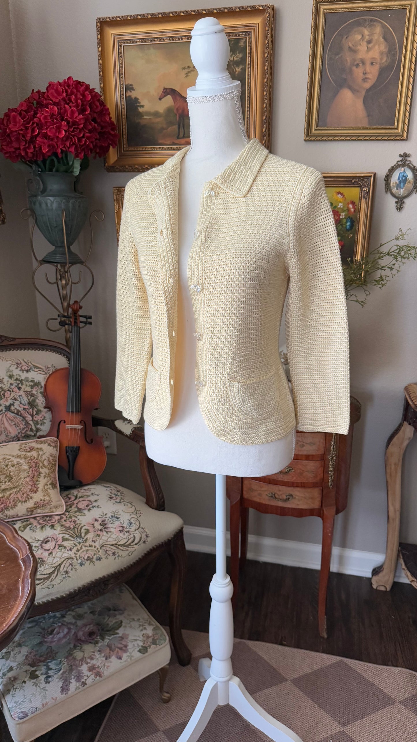 Vintage Baby Yellow knit 100% silk sweater