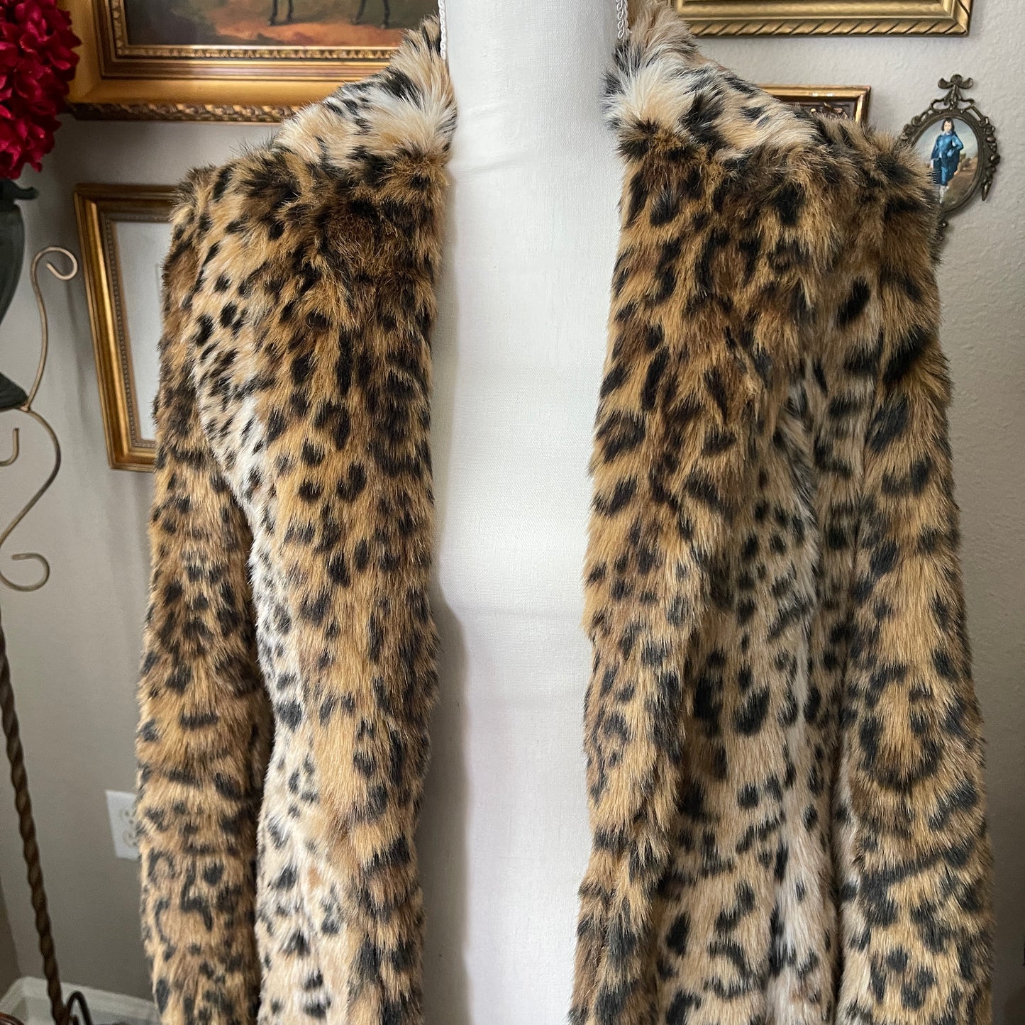 Carine Roitfeld x Uniqlo leopard faux fur coat