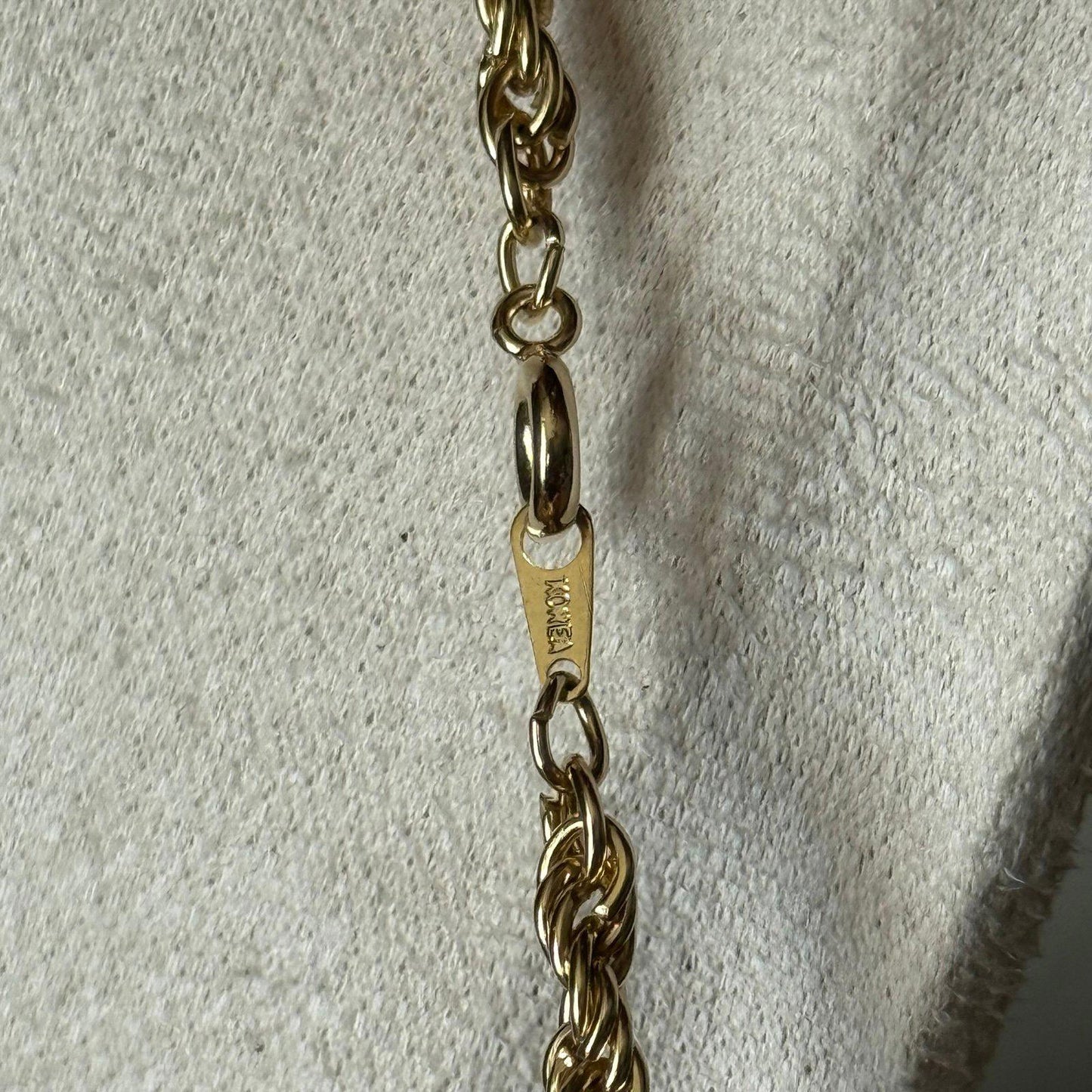 Vintage faux cameo gold tone necklace
