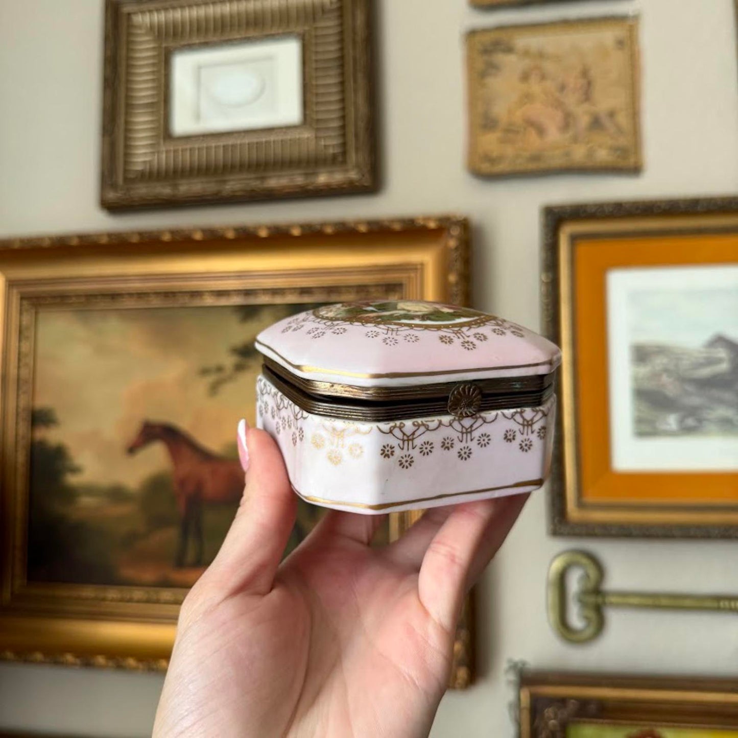 Vintage Hinged Couples Trinket Box