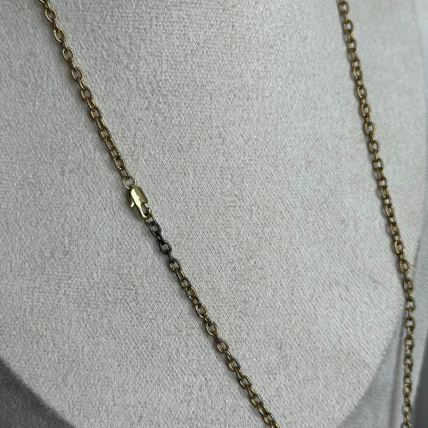 Vintage Shell Gold tone cameo necklace