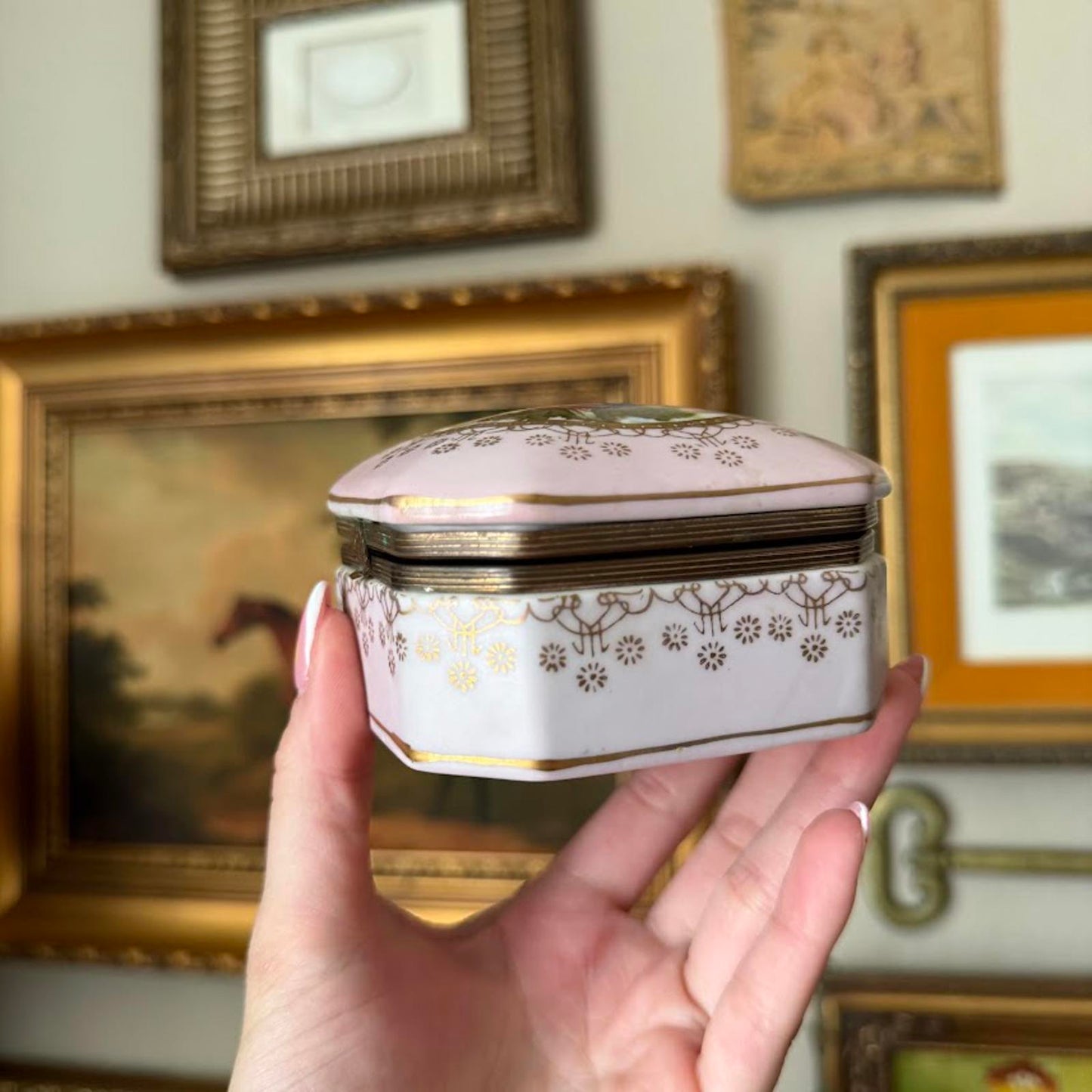 Vintage Hinged Couples Trinket Box