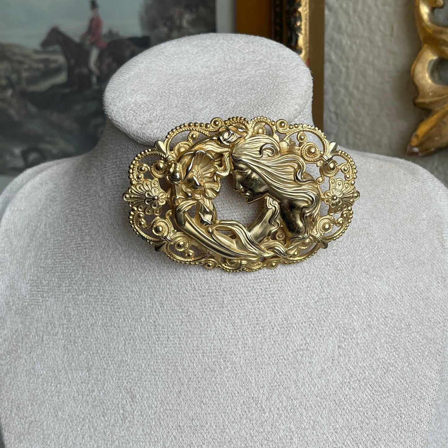 Vintage Art Nouveau gold tone Woman brooch