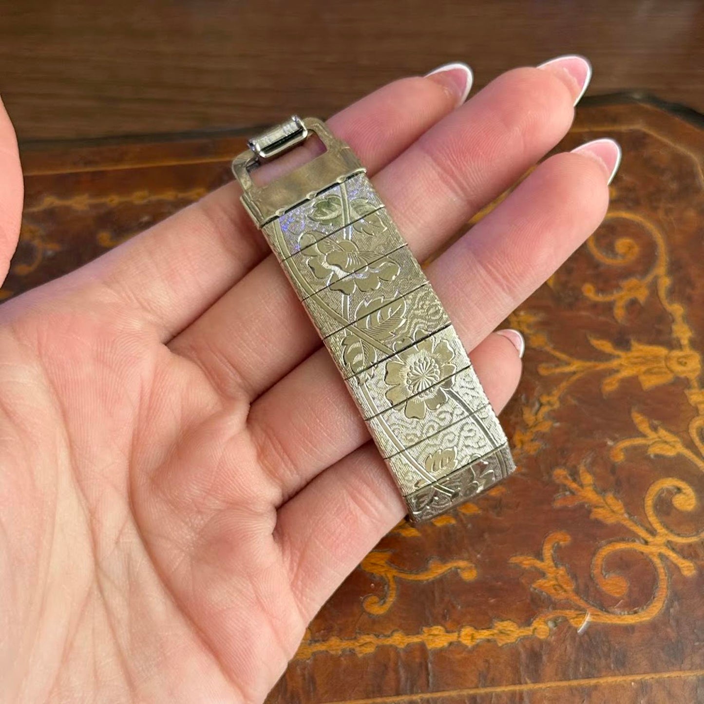 Vintage Silvertone Engraved Flowers Underlay Mesh Bracelet