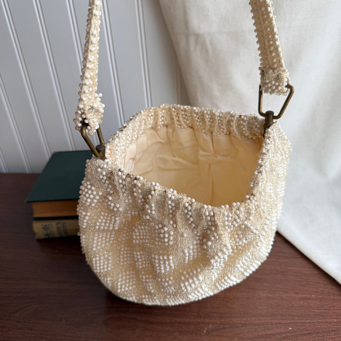 Bounty 1970’s Beaded Knitted Purse Cream Shoulder Bag