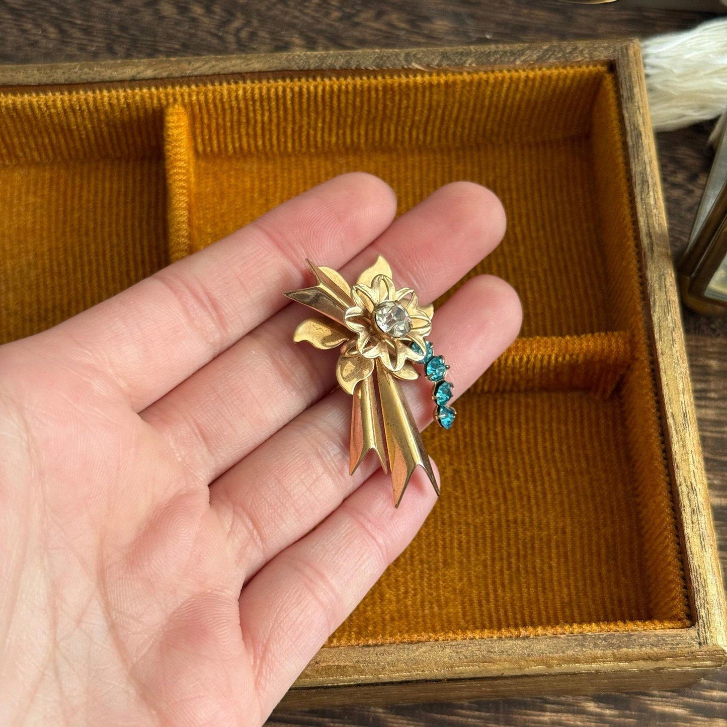 Vintage Gold tone with blue & clear stonesFlower Pendant