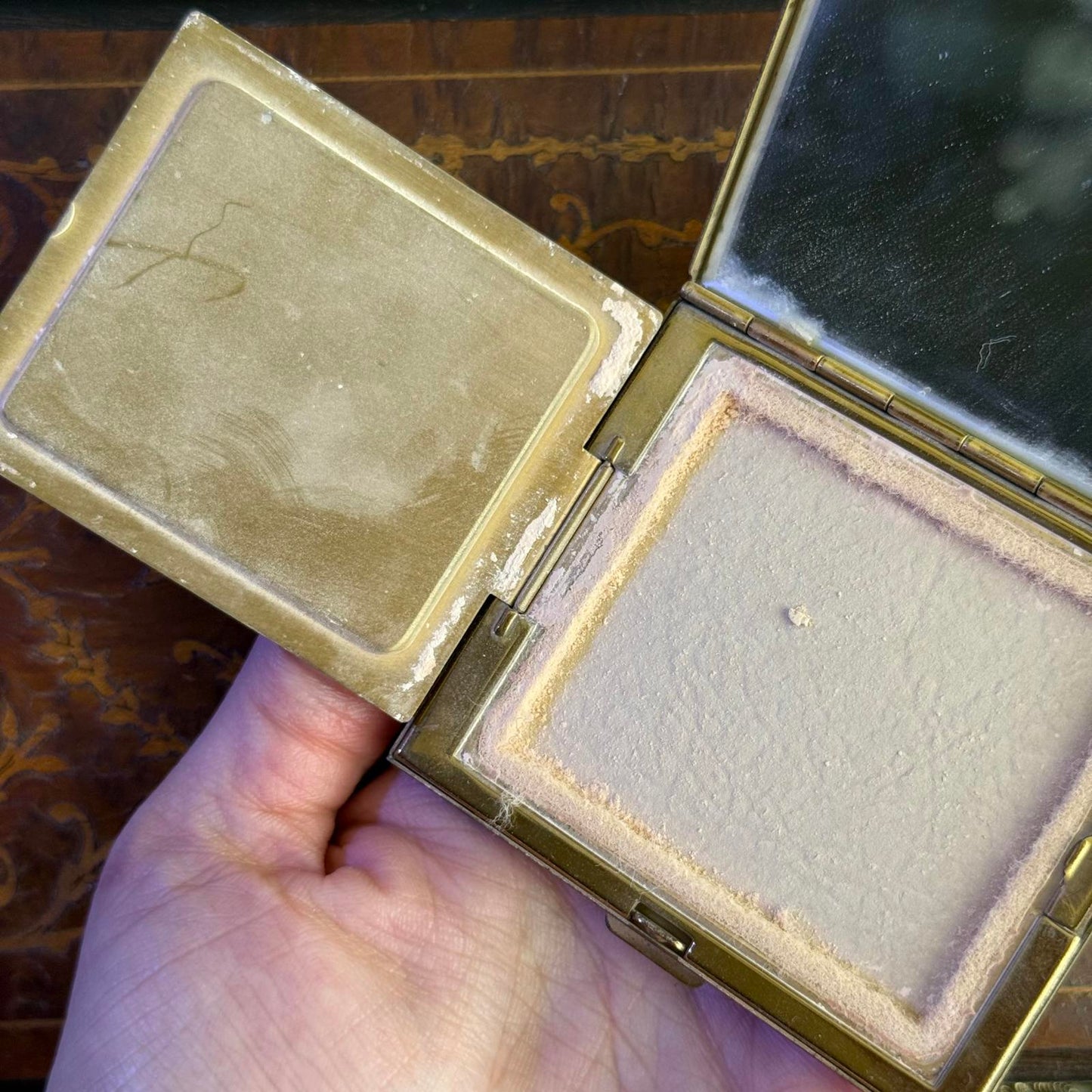 Vintage Mother of Pearl Gold Tone Compact