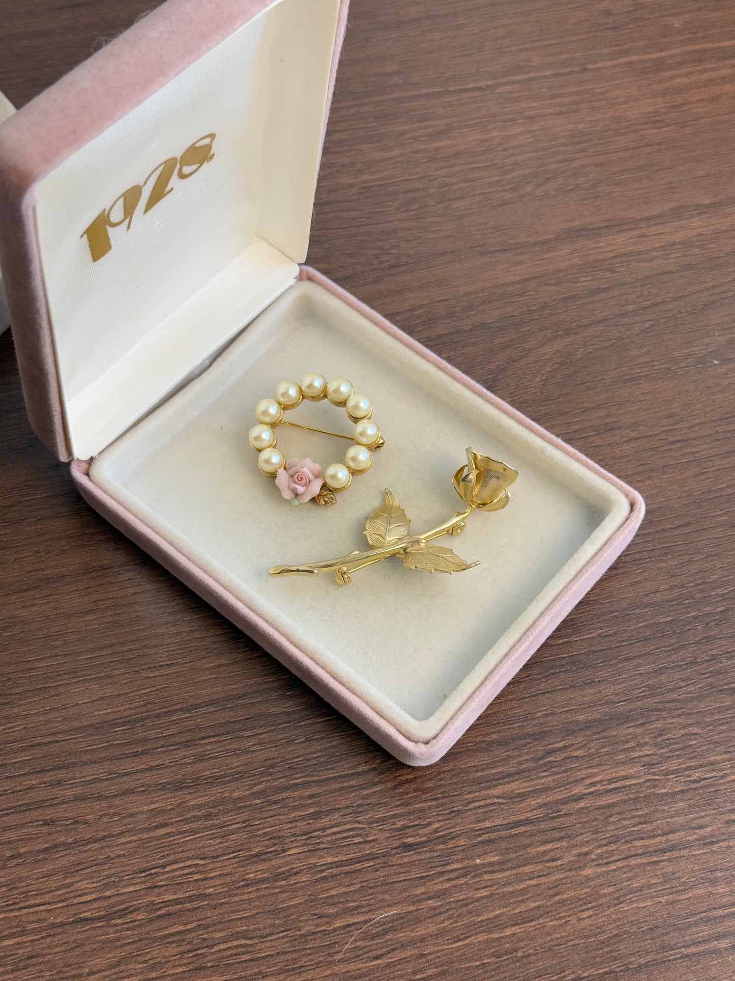 Vintage 1928 Pearl brooch & Rose Brooch Set