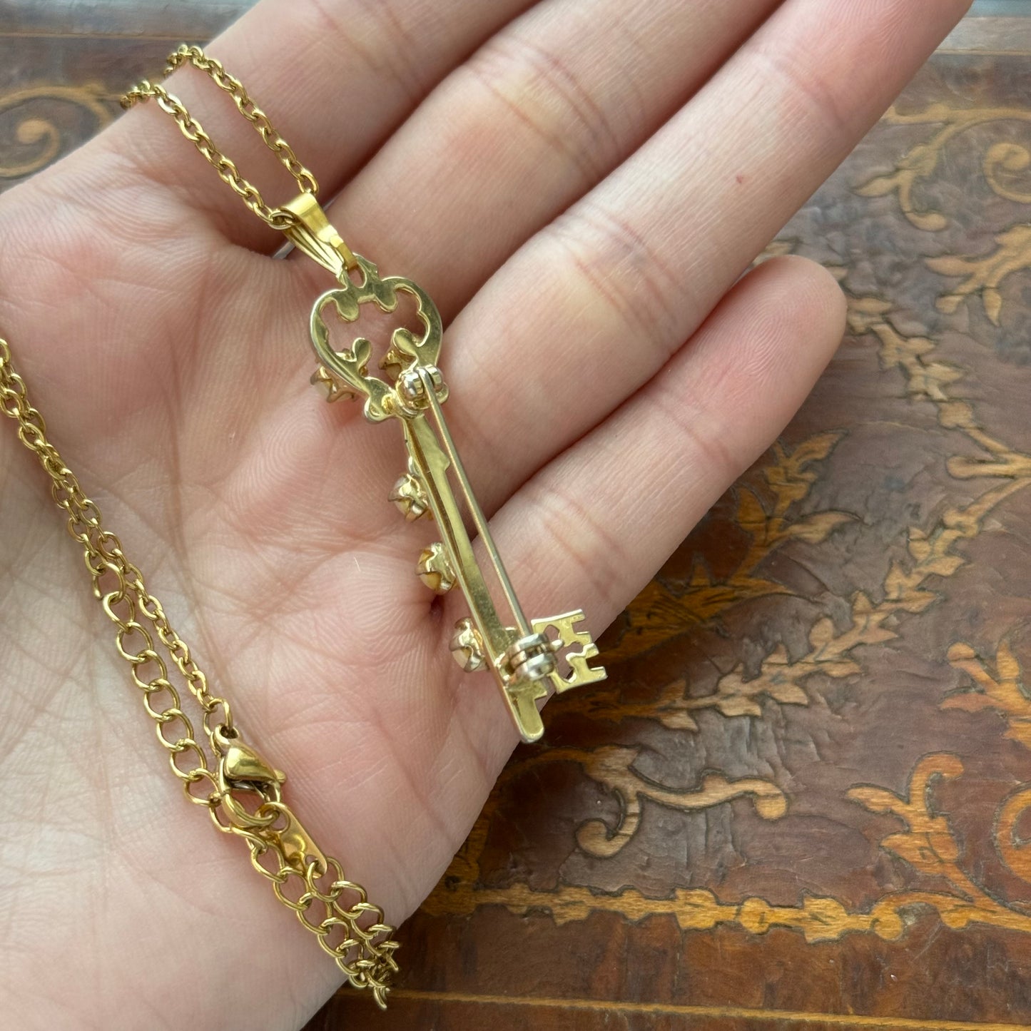Vintage Faux Pearls key Brooch Necklace