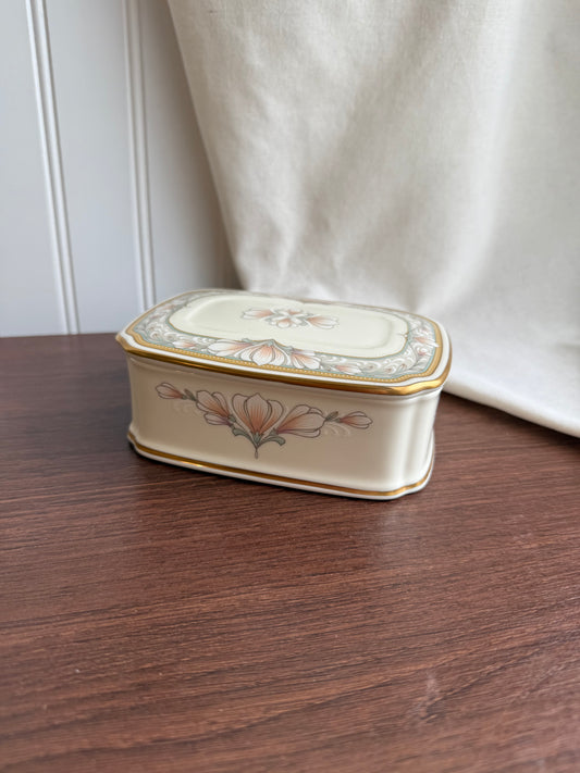 Barrymore by Noritake trinket box