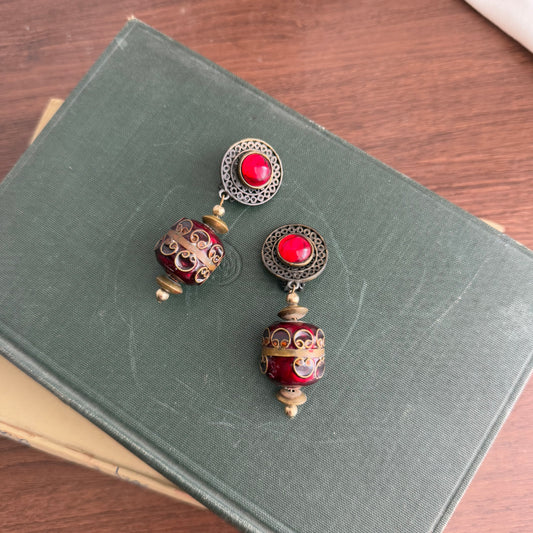 Vintage Red & gold dangle clip on earrings