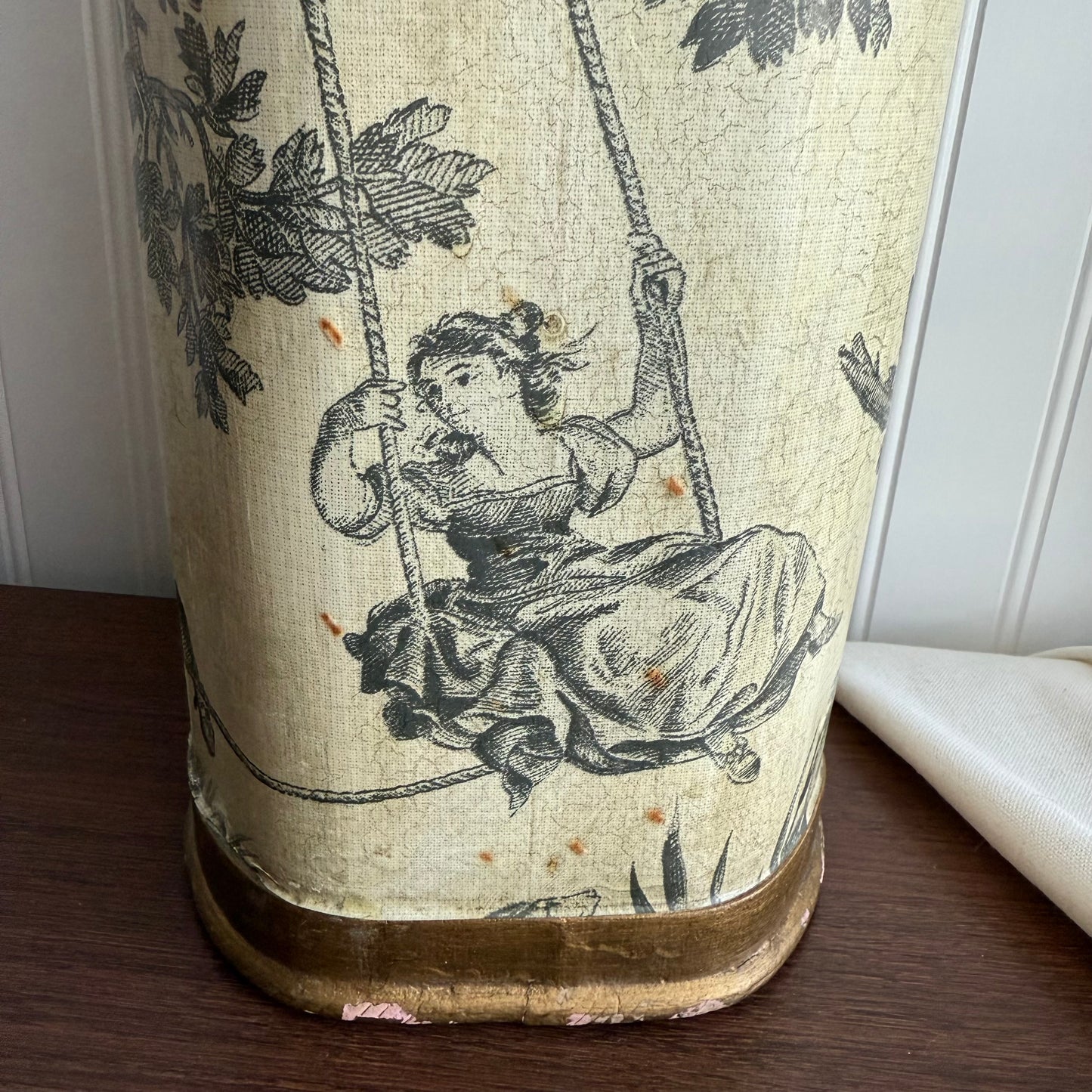 Wooden Toile pattern liquor box