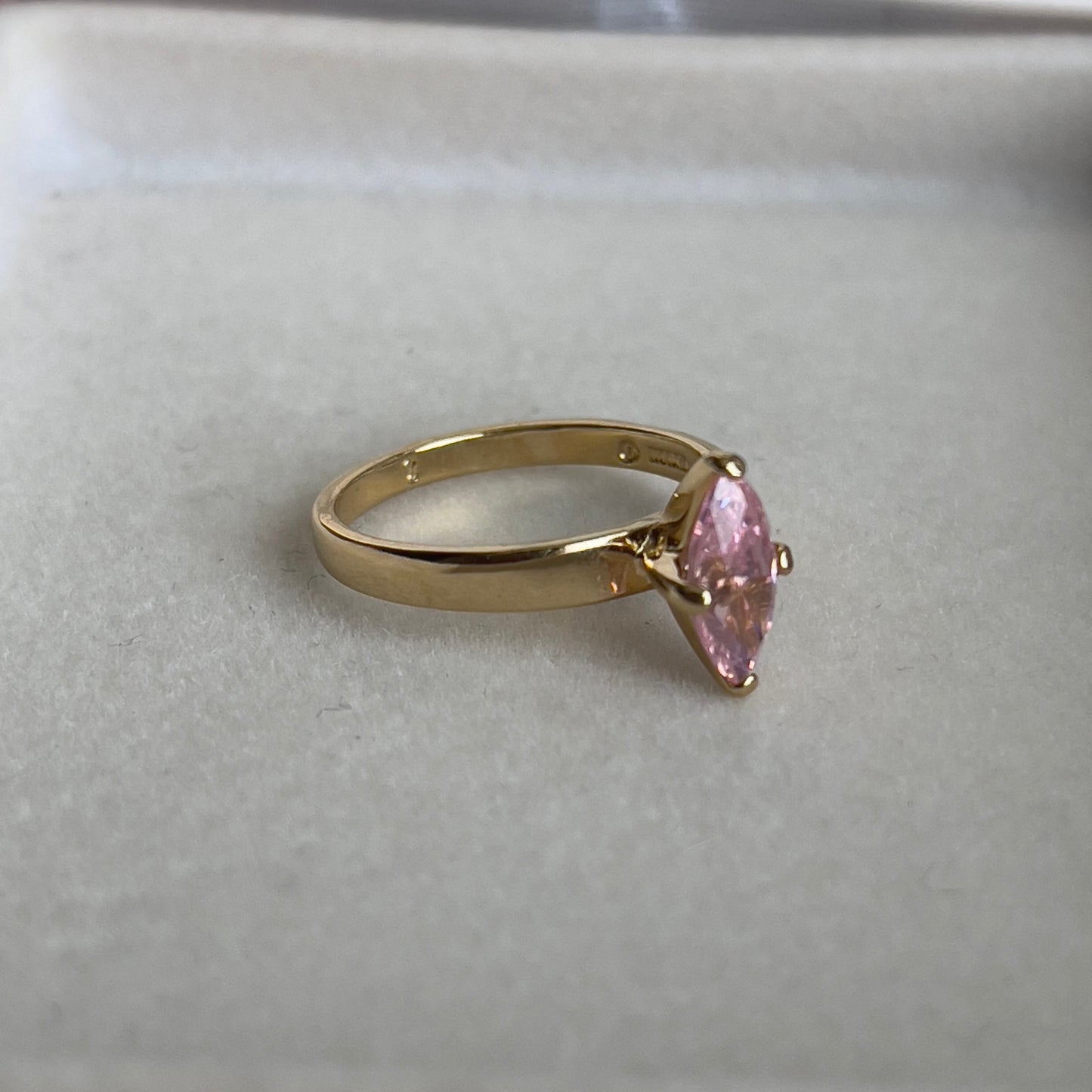 Vintage Gold Tone Pink Rhinestone Ring