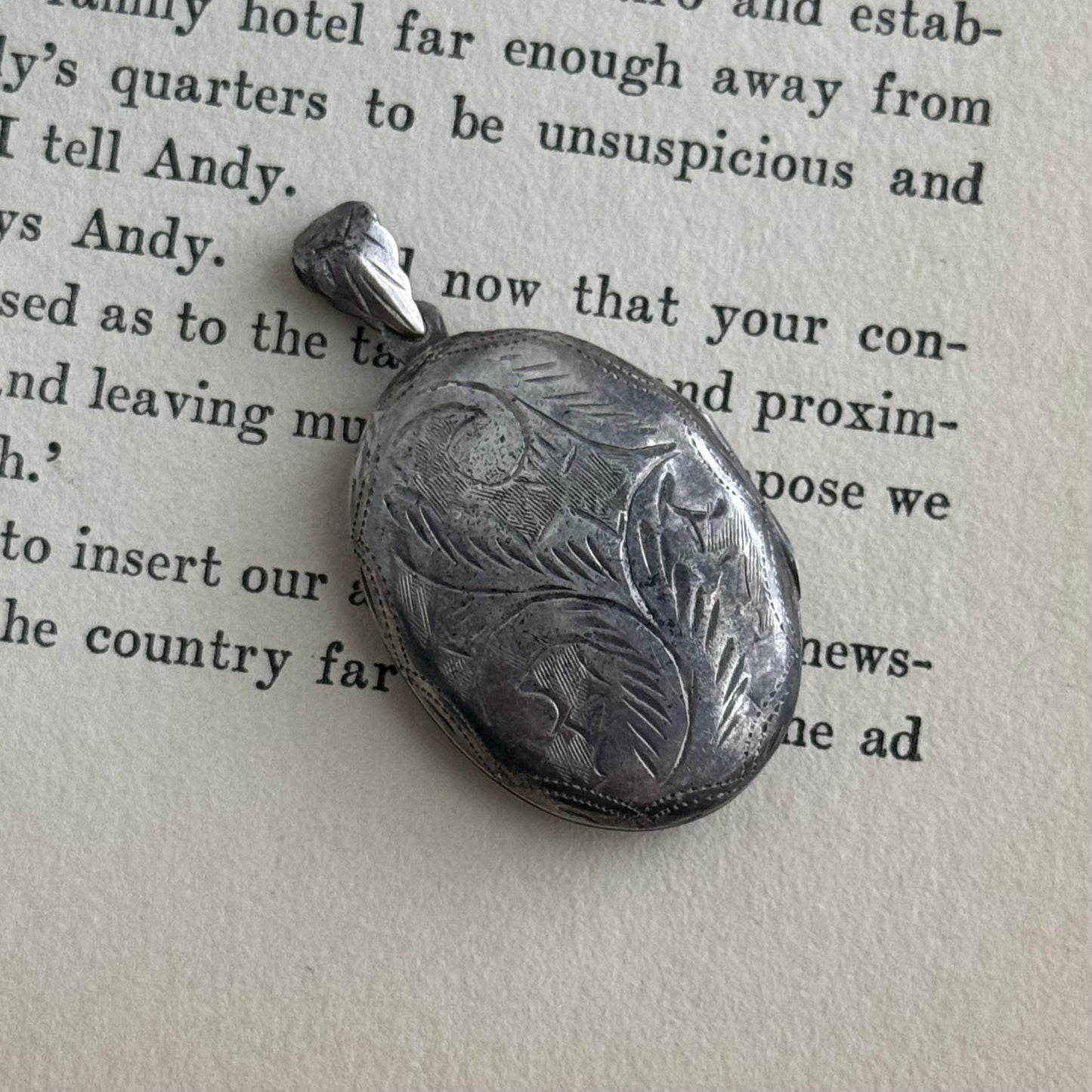 Vintage Sterling Silver Oval Locket