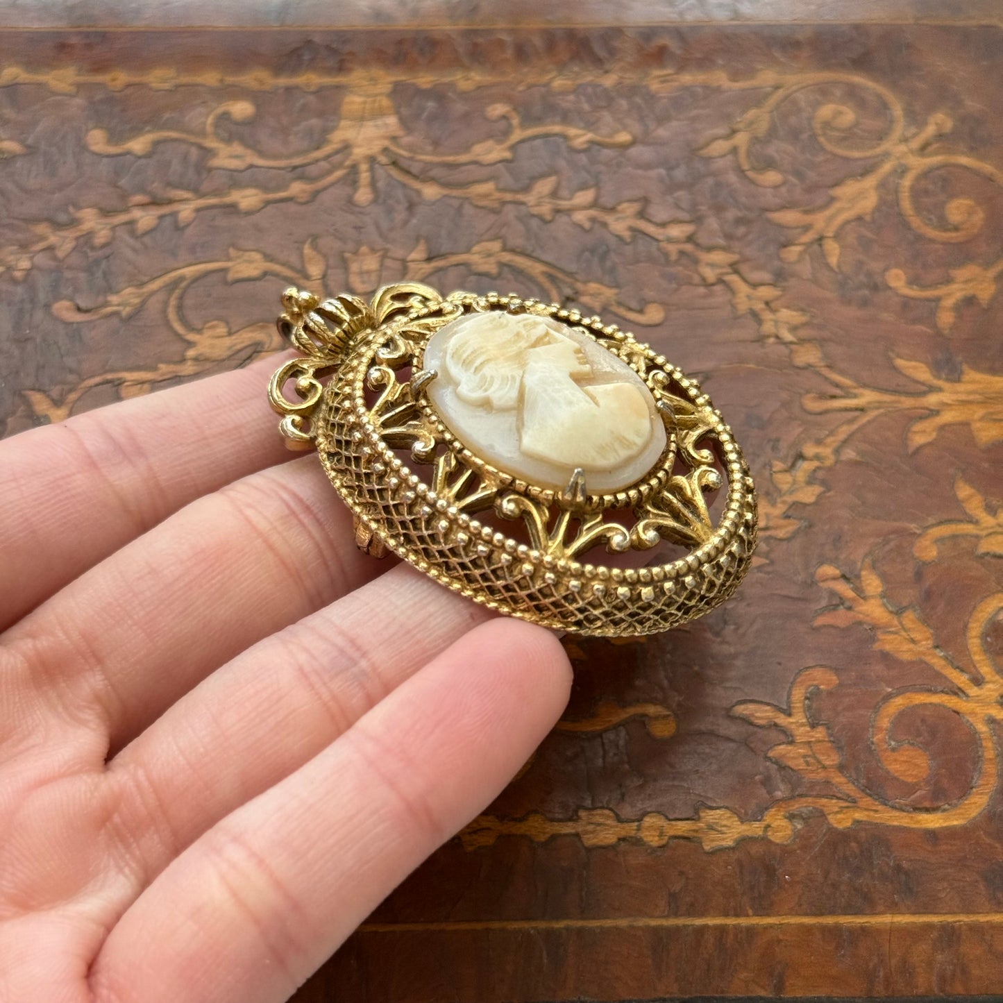 Vintage Florenza Shell Cameo Pendant & Brooch
