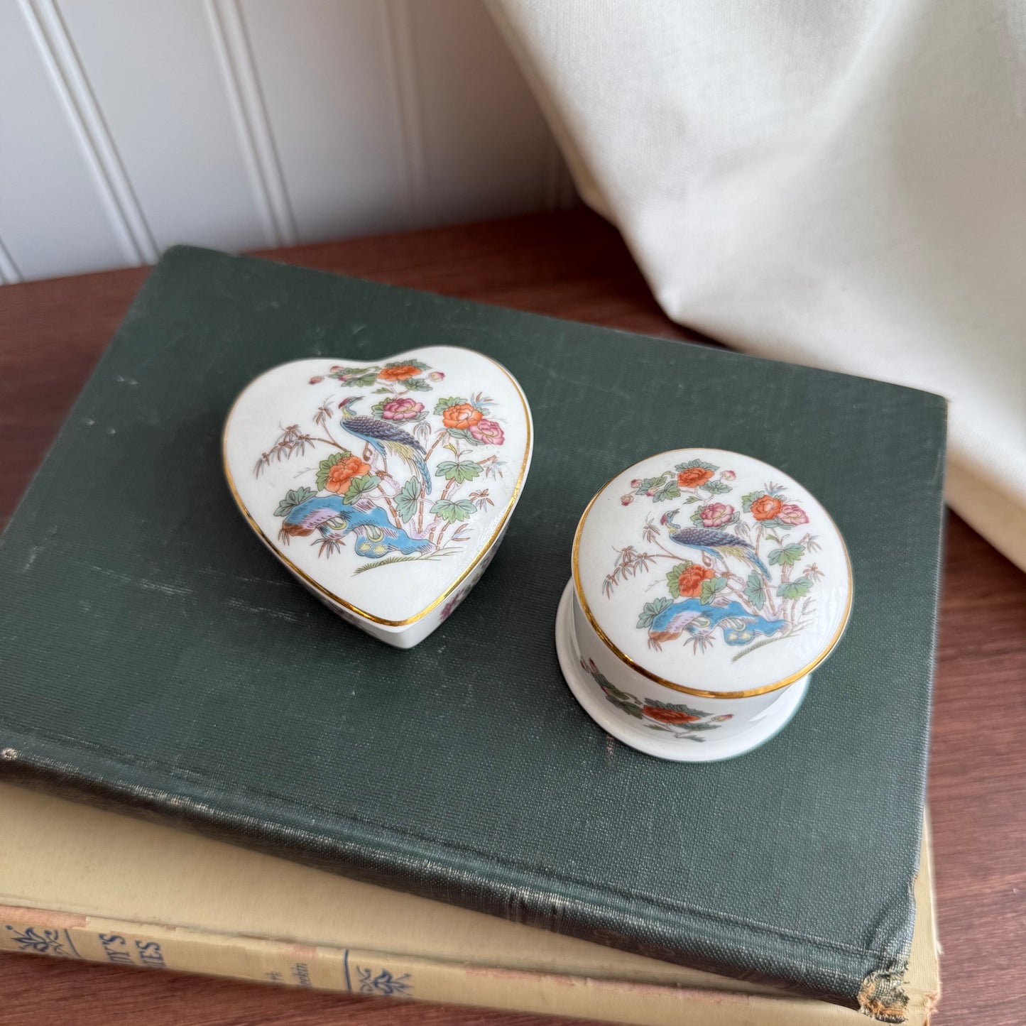 Vintage Wedgwood Kutani Crane  Flowers Fine Bone China trinket box set