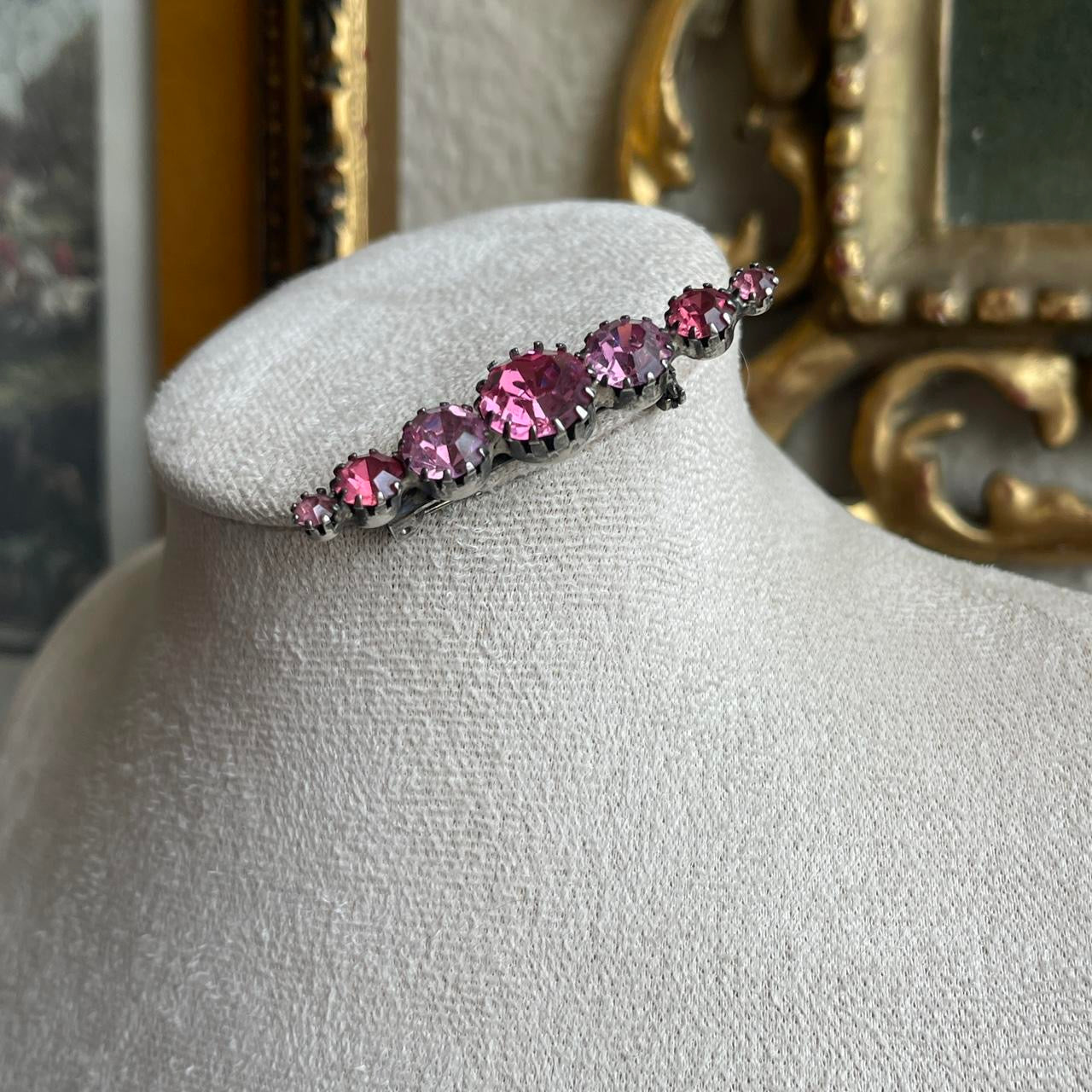 Vintage pink glass rhinestone silver tone brooch