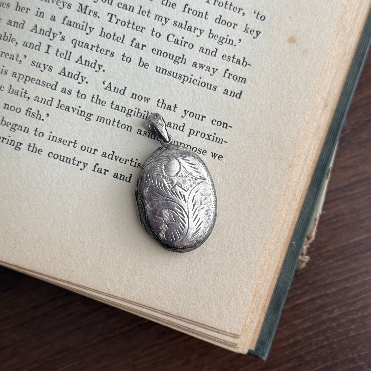 Vintage Sterling Silver Oval Locket