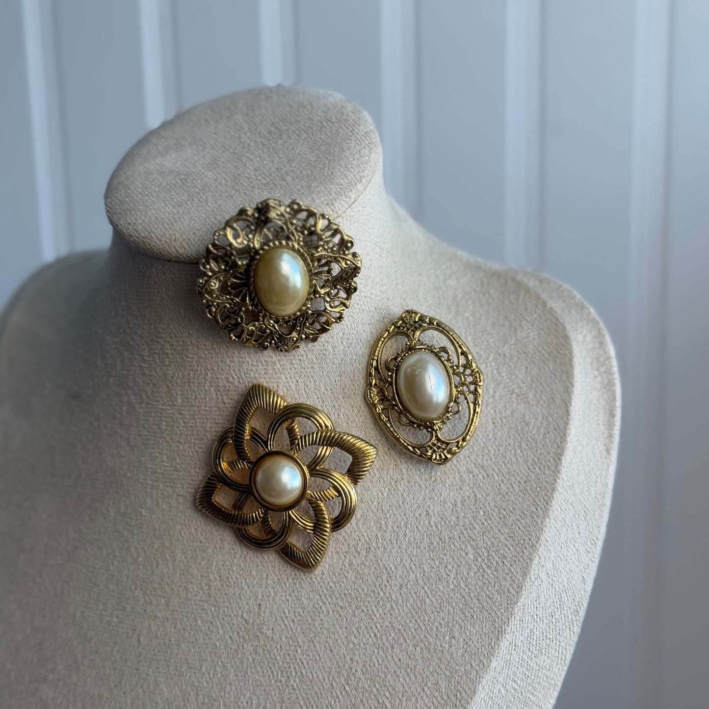 Vintage Gold tone and faux pearl Brooch set