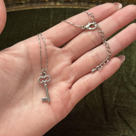 Vintage style Silver tone key necklace pendant