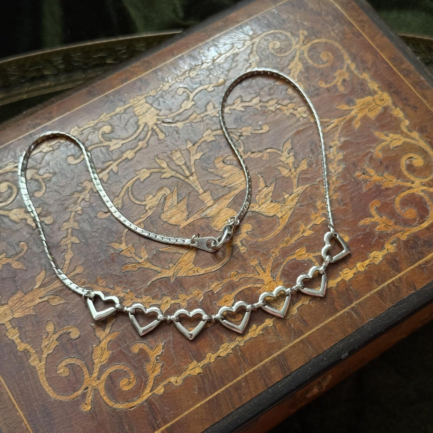 Vintage silver tone heart necklace