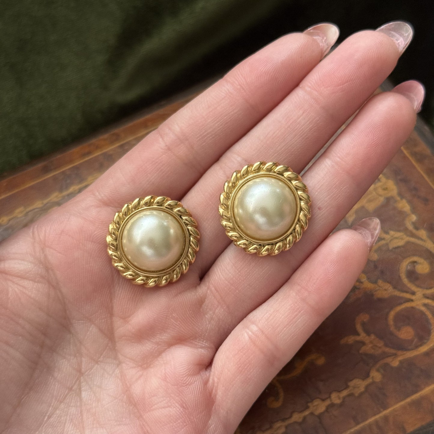 Vintage Faux Cabochon Pearl Gold tone Circle Earrings