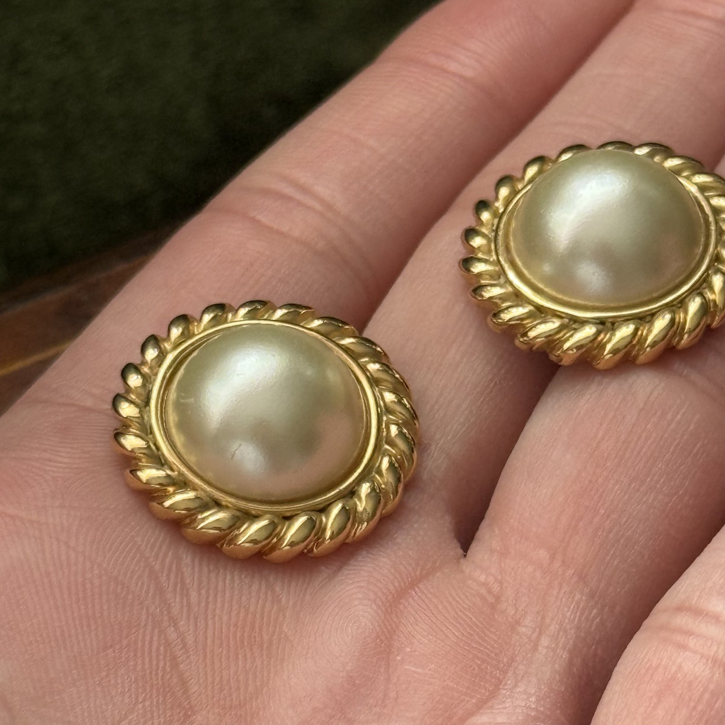 Vintage Faux Cabochon Pearl Gold tone Circle Earrings