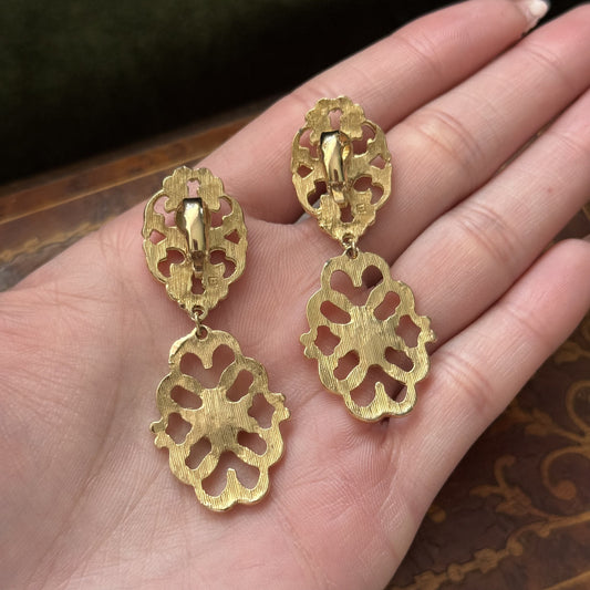 Vintage Avon Gold tone dangle Clip on earrings