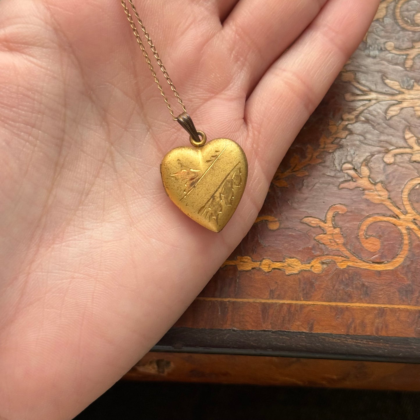 Vintage Heart Detailed Locket Pendant Necklace