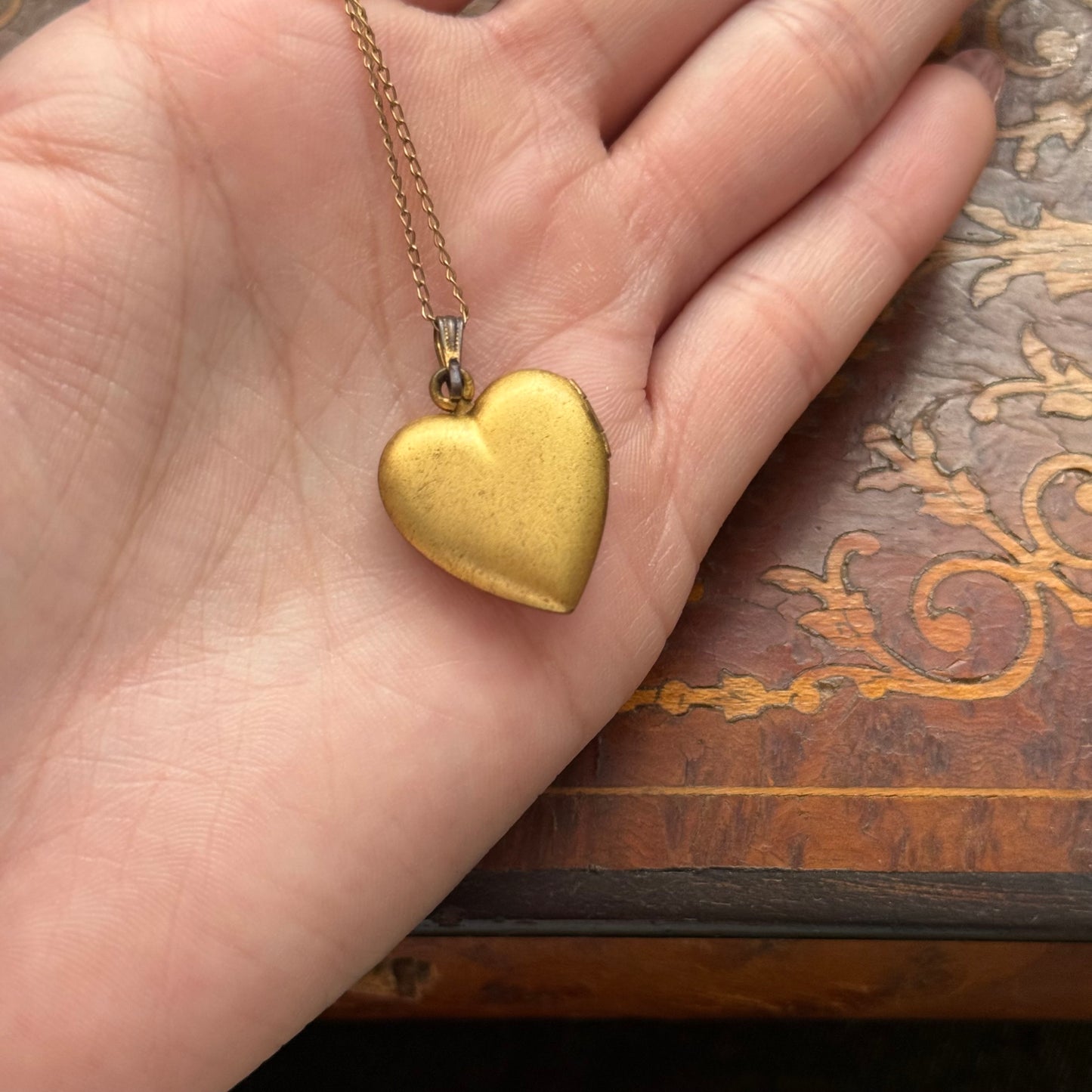 Vintage Heart Detailed Locket Pendant Necklace