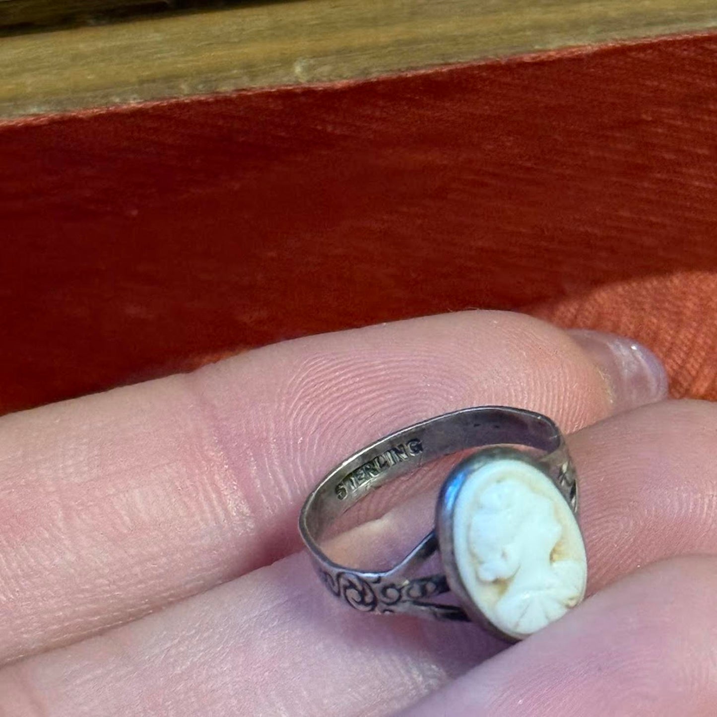 Vintage Carved Shell Cameo intaglio Ring