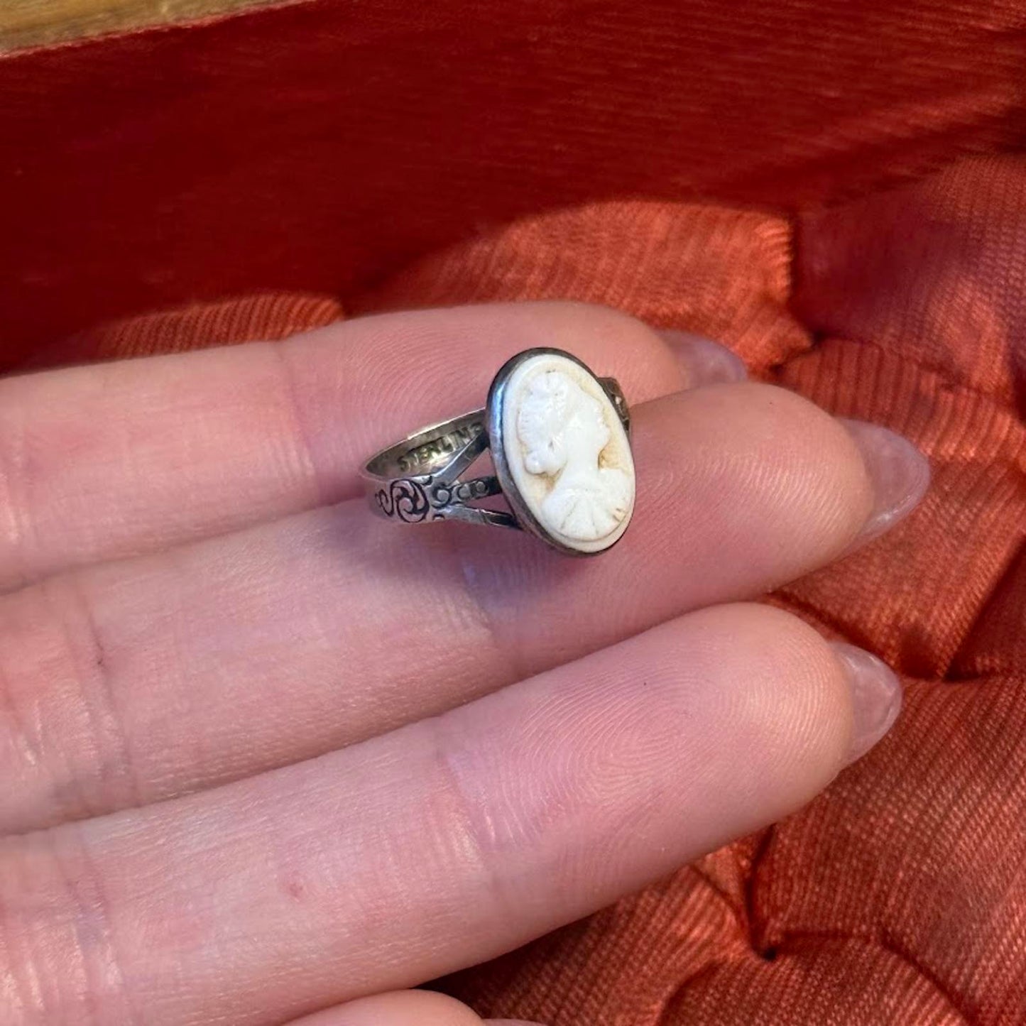 Vintage Carved Shell Cameo intaglio Ring