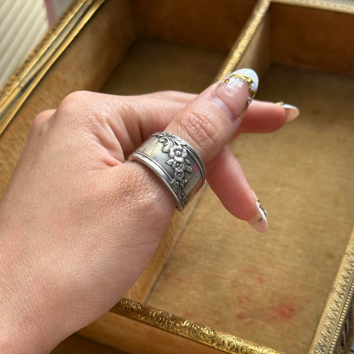 Vintage Silver tone rose detailed Spoon Ring