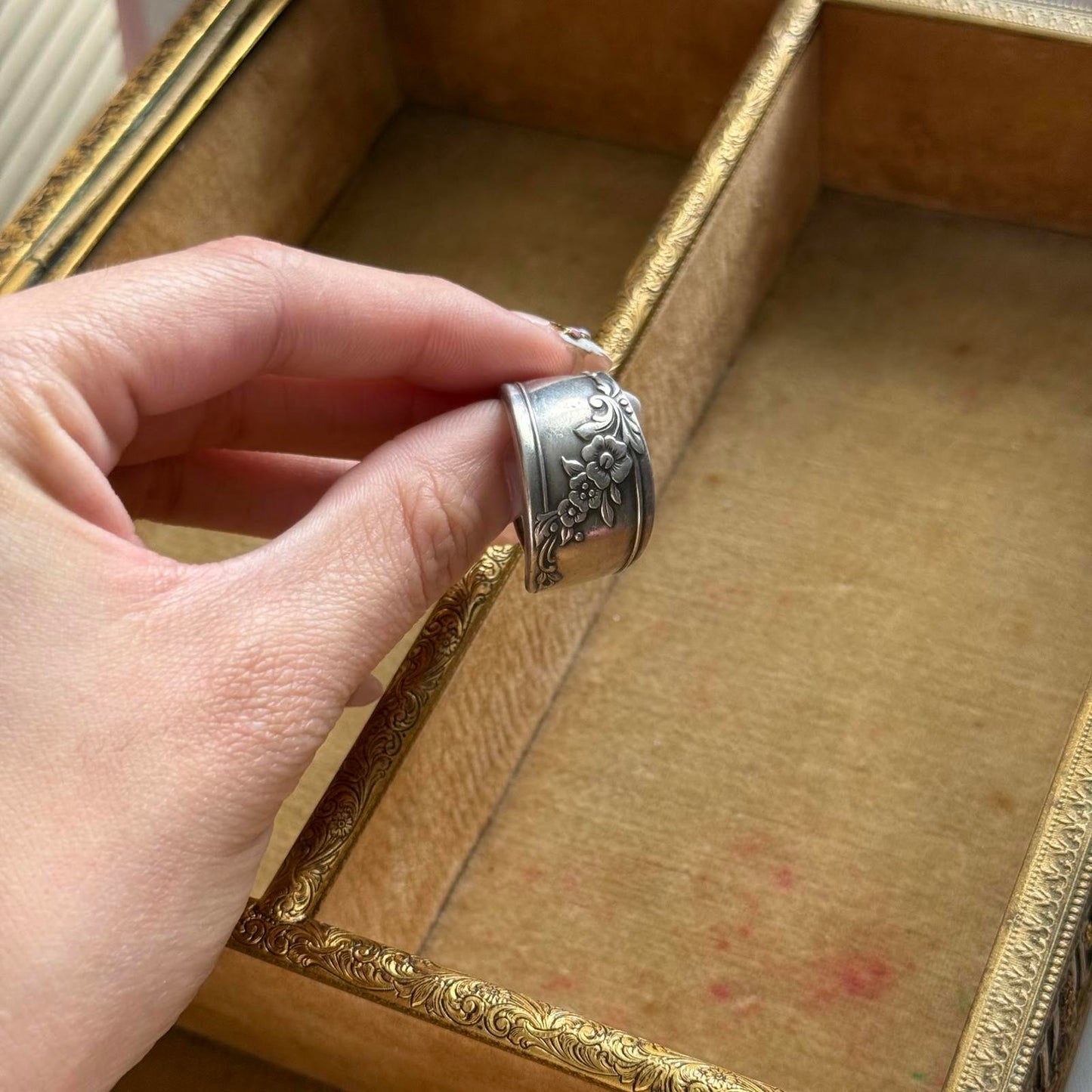 Vintage Silver tone rose detailed Spoon Ring