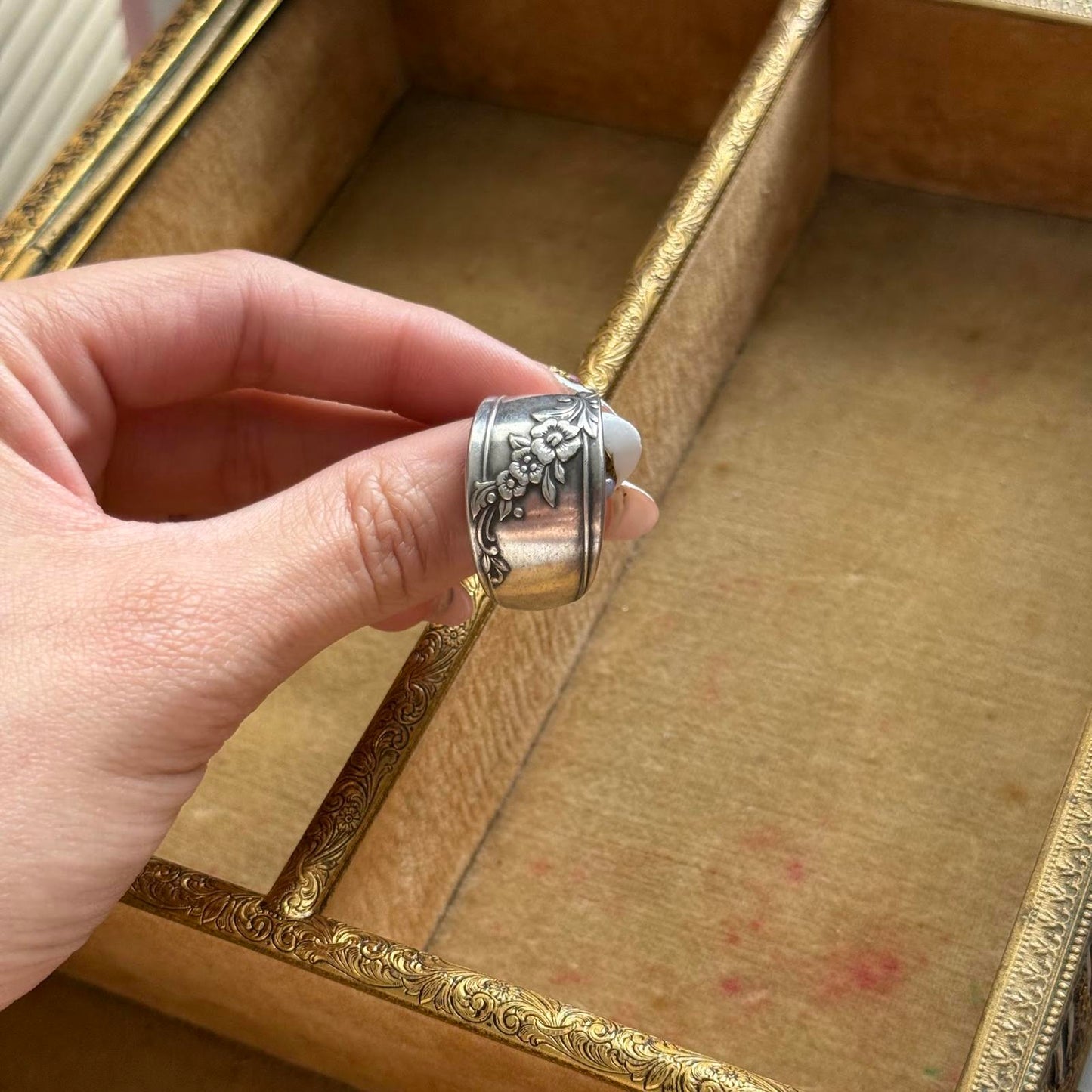 Vintage Silver tone rose detailed Spoon Ring