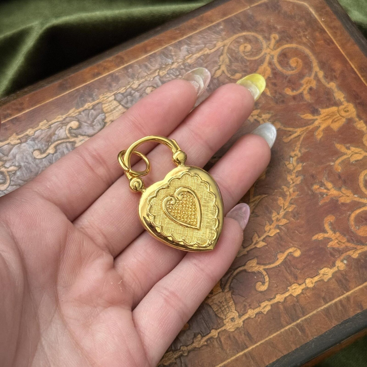 Vintage Joan Rivers Gold Tone Padlock Heart Pendant