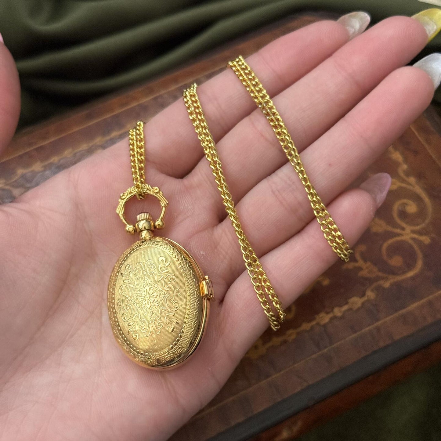 Vintage Gold tone Pocket Watch Necklace